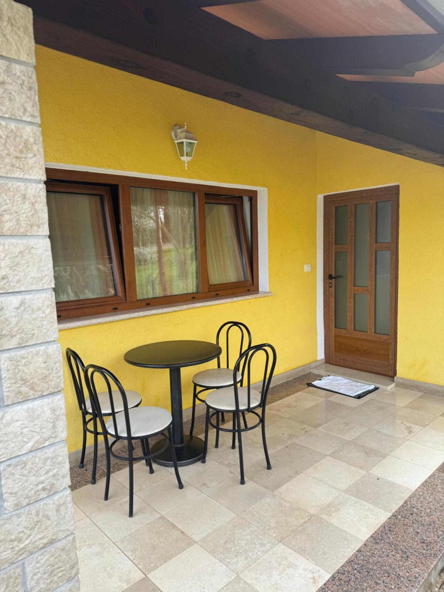 Apartmani Antonio Motovun Exterior foto